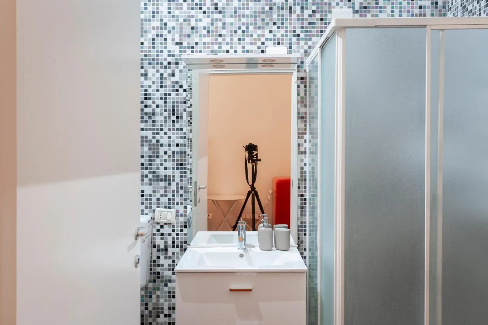 New! Lovely & Friendly In Milan Center B Italy